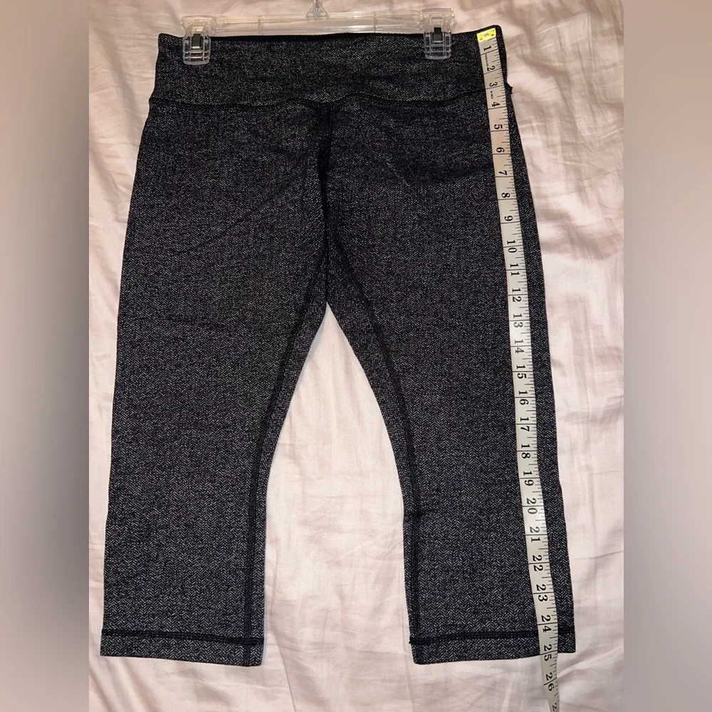 Lululemon Heathered Herringbone Capri Leggings Size 10